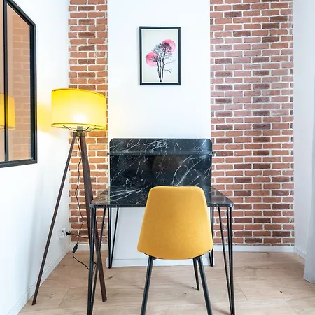 Kasa Arty - Equipe - Agreable Et Confortable *
